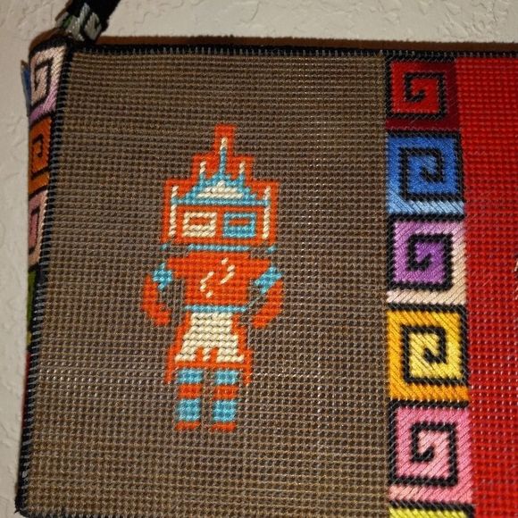 Aztec Embroidered Purse - Picture 2 of 12
